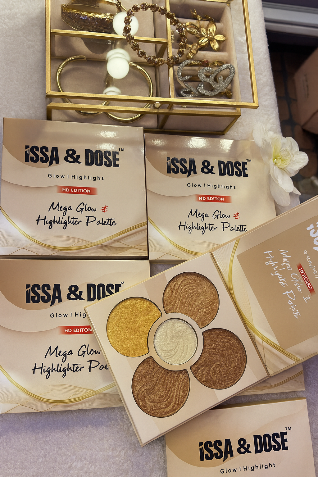 Mega Glow Highlighter Palette – Issa & Dose